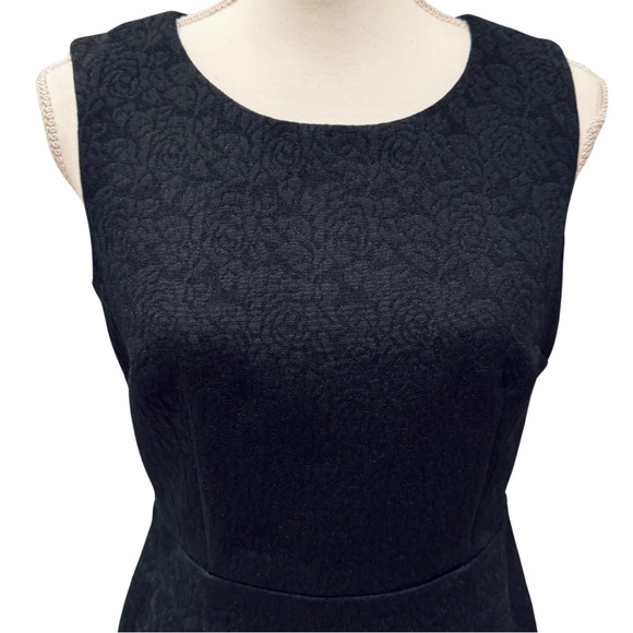 Liz Claiborne Black Floral Jacquard Fit & Flare Sleeveless Dress (2) - Picture 7 of 15